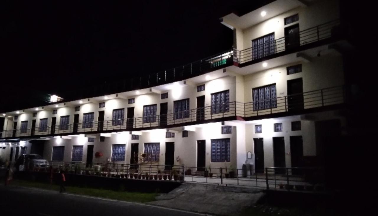 Hotel Vikram Palace Barkot エクステリア 写真